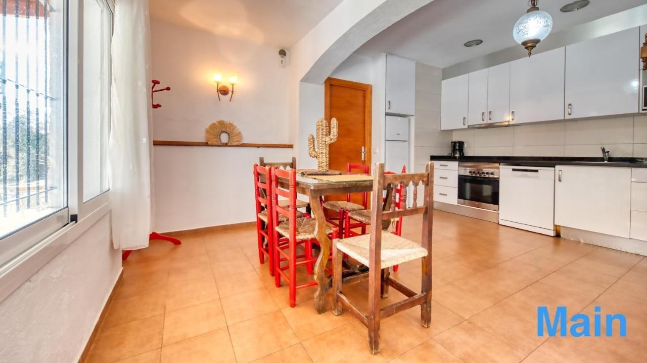 Costacabana - Pilar Villa *