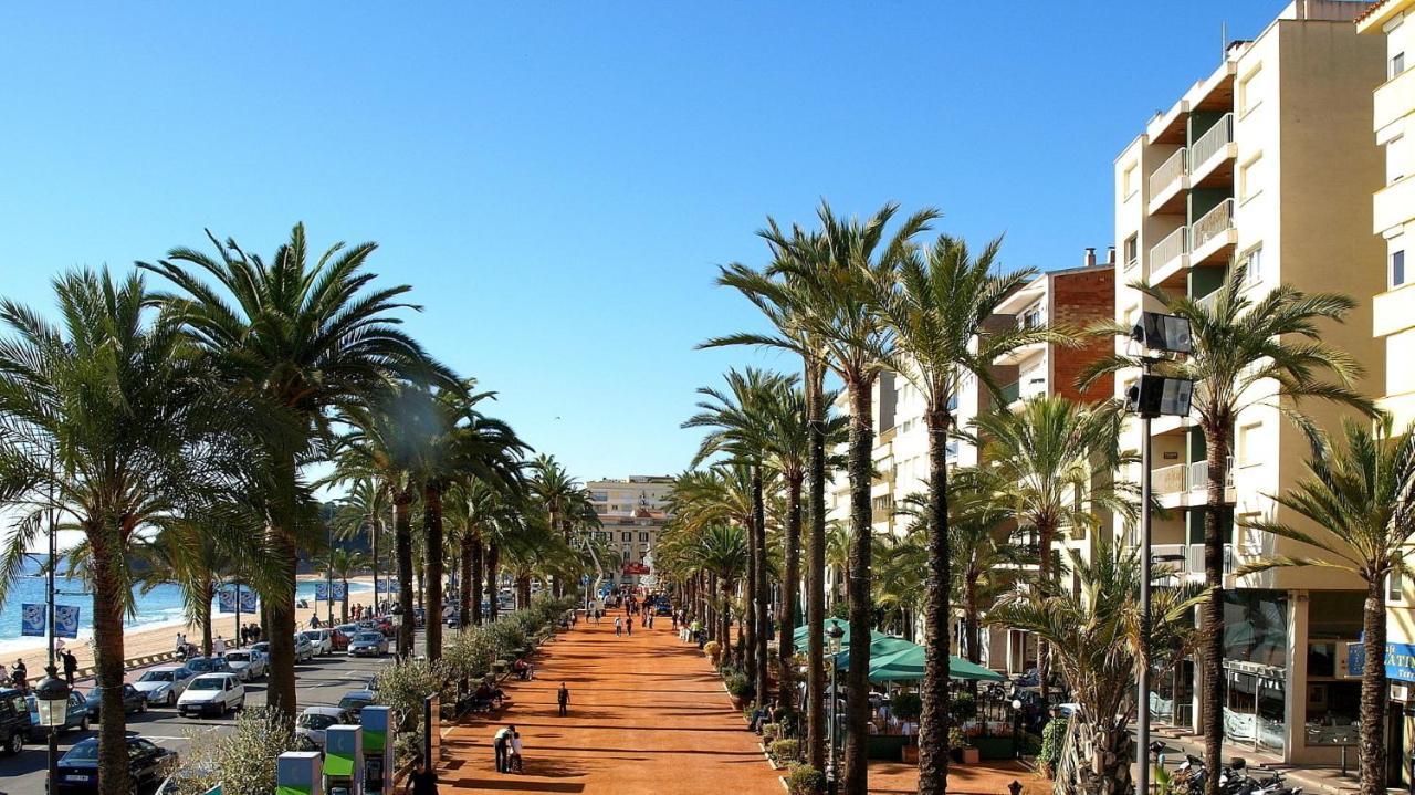 Costacabana - Pilar Villa *